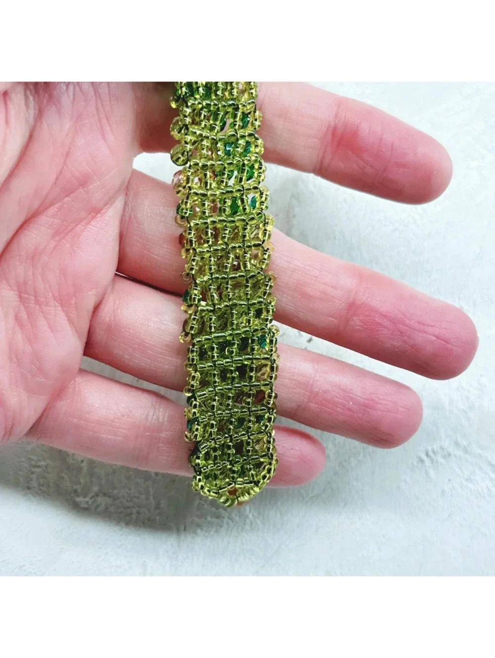 1027mc. Green Glass Seed Bead Bracelet